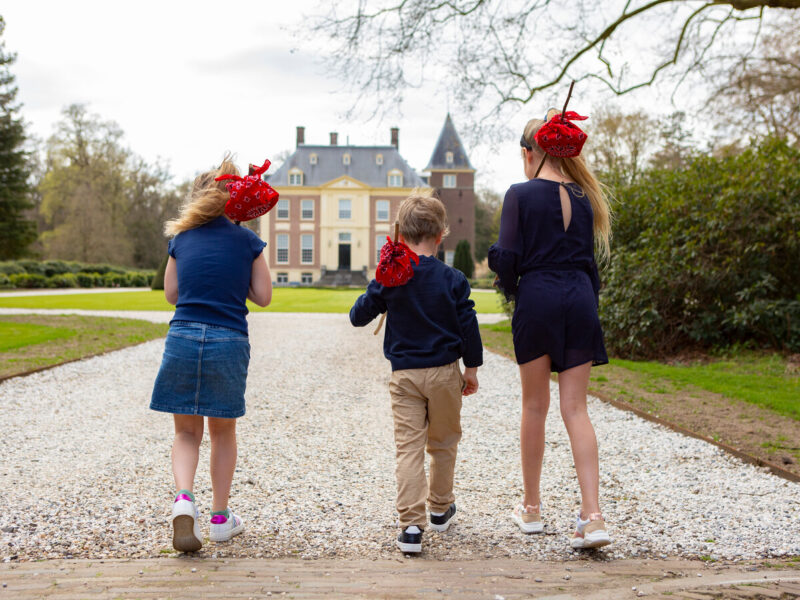 Met de knapzak op stap bij Huis Verwolde (foto: Dies Goorman)