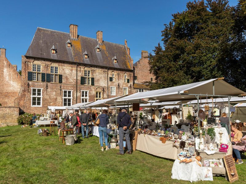 Brocantefair bij Kasteel Hernen (foto: T. Rothengatter)