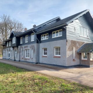 Foto: het exterieur van het Dienstengebouw op het landgoed van Museum Huis Doorn