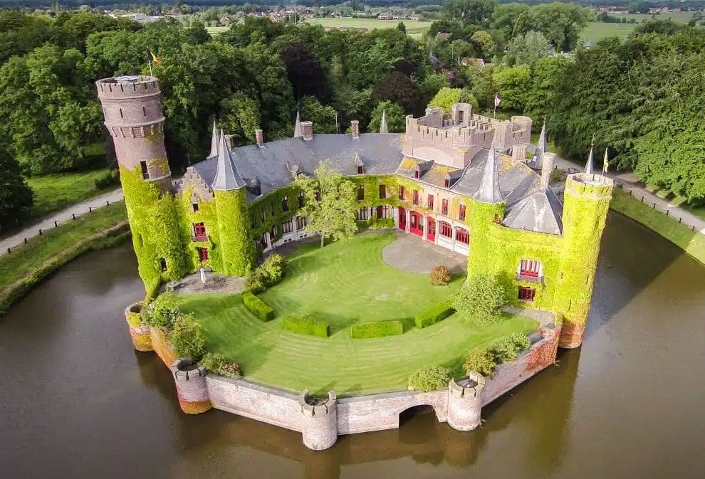 Het Musicalspektakel 1830 vindt plaats bij Kasteel Wijnendale nabij Torhout (B)