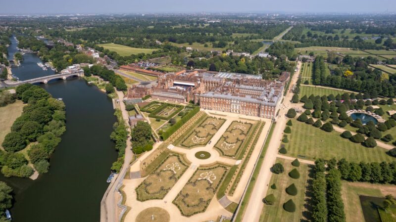 Hampton Court (foto: Ollie Craig via Pexels)
